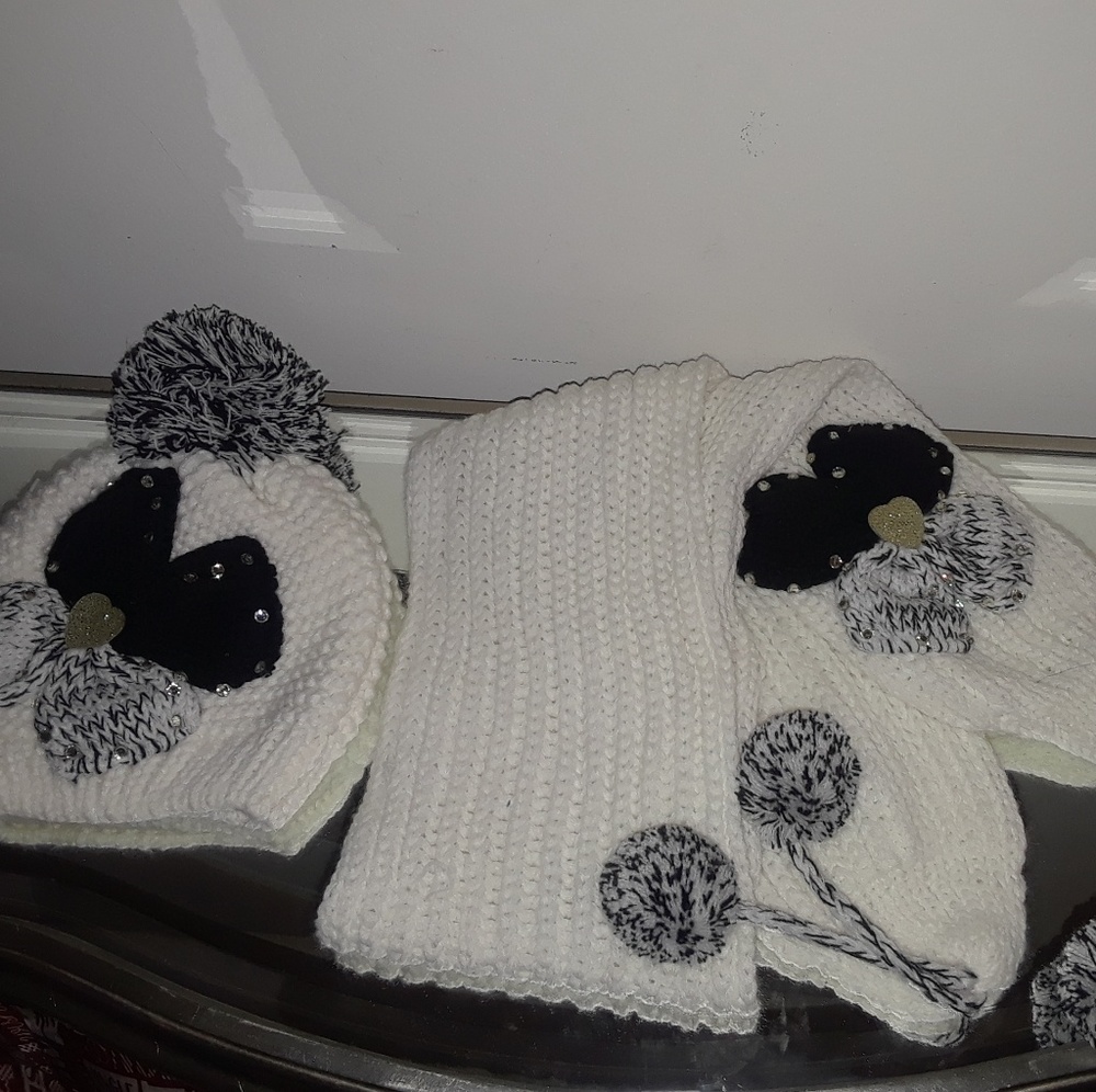 Matching scarf and hat set!